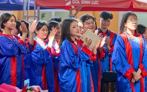 Teen 2K7 đã sẵn sàng cho 'chuyến bay đặc biệt': thi tốt nghiệp THPT năm 2025 - Ảnh 2.