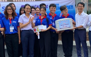 Phương Mỹ Chi và các hoa, á hậu "cháy hết mình" với Mùa hè xanh- Ảnh 19.