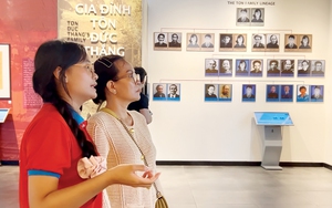 Chiến sĩ Hoa phượng đỏ tham quan nhà máy, tìm hiểu lịch sử ngành nước - Ảnh 3.