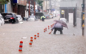 Torrential rain pounds South Korea for third day as thousands take shelter- Ảnh 5.
