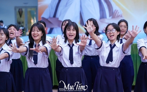 Học sinh TP.HCM tựu trường từ 20-8 - Ảnh 2.