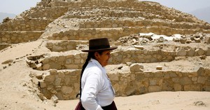 Vietnam folk wood sculptures showcased at Hanoi heritage site- Ảnh 8.