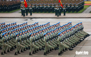 Trực tiếp: Hàng trăm ngàn người đổ về khu vực trung tâm chờ xem đại lễ 2-9 - Ảnh 1.