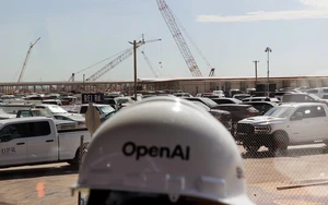 SoftBank to buy US digital investment firm- Ảnh 2.