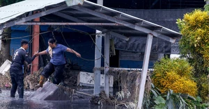 Vietnam braces for up to 5 more storms in East Vietnam Sea this year - Ảnh 4.