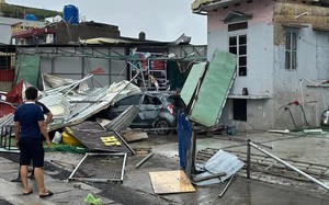 Bộ Công an phát cảnh báo nguy hiểm: 100 can axit sunfuric bị lũ cuốn trôi ở Tuy Hòa - Ảnh 2.