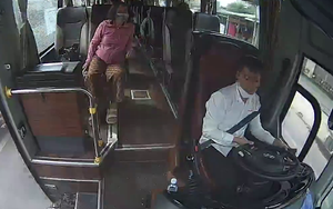 Bus driver dies at wheel in Ho Chi Minh City, crash avoided - Ảnh 2.