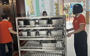 Multiple Ho Chi Minh City schools halt boarding meals amid food safety fears - Ảnh 2.