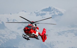 At least 6 people die in bus fire in Switzerland, local police say - Ảnh 3.