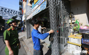 Vietnam’s Nha Trang sidewalks blocked by cafés despite enforcement efforts- Ảnh 8.