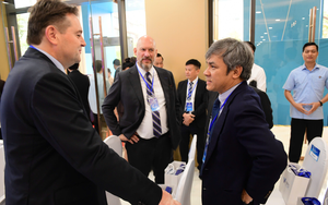 Vietnam premier calls on Switzerland to share expertise in developing int’l financial center- Ảnh 4.