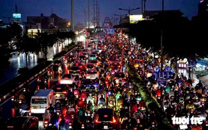 Agencies explain increasingly frequent heavy rain in Ho Chi Minh City- Ảnh 1.