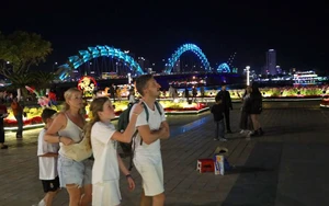 Da Nang man fined for posting false AI-generated image about Ho Chi Minh City Tet festival - Ảnh 3.