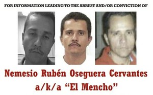 Flowers, music, and soldiers at funeral of drug lord- Ảnh 2.