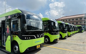 Hanoi puts 28 more electric buses into operation - Ảnh 2.