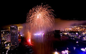 Hanoi to stage 34 fireworks displays on Lunar New Year’s Eve - Ảnh 2.