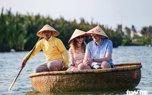 Over 13,000 accommodation places in Vietnam receive Booking.com Traveler Review Awards- Ảnh 3.