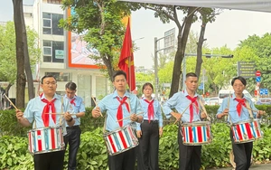 Ngời sáng hình ảnh người phụ trách trong hội thi Olympic Cánh én - Ảnh 5.