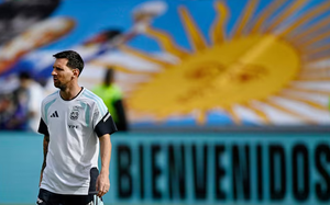 Messi hat-trick equals scoring record as Argentina dazzle against Algeria- Ảnh 2.