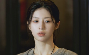 Go Youn Jung, Shin Hye Sun biến hóa ra sao chỉ trong nửa đầu năm 2026? - Ảnh 4.