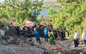 1 dead, 6 injured after passenger vehicle plunges off road in northern Vietnam- Ảnh 4.