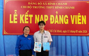 2 học sinh Trường THPT Marie Curie được kết nạp Đảng trong ngày sinh nhật Bác - Ảnh 3.