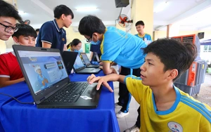 Học sinh Trường THPT Trần Hữu Trang gỡ rối tư duy, sáng tạo cùng canva trong giờ chơi - Ảnh 6.