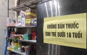Vietnam seeks to ban indoor smoking in hotels, bars, karaoke venues- Ảnh 1.