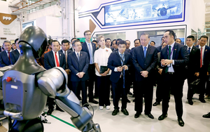 Vietnam’s Party chief meets senior executives of Singapore corporations- Ảnh 4.
