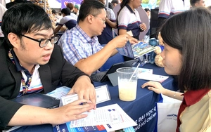 Teen cuối cấp trải nghiệm làm sinh viên tại Trường đại học Luật TP.HCM - Ảnh 5.