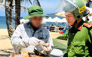 Vietnamese man caught stealing foreign tourist’s bag in Nha Trang - Ảnh 3.