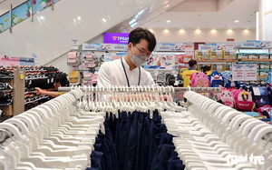 Vietnam among region’s strongest hiring markets, yet employers struggle to find skilled workers- Ảnh 2.
