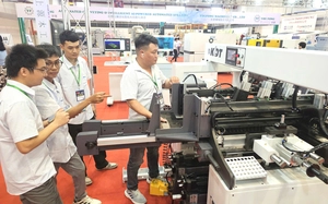 Vietnam moves to curb surging imports as trade deficit tops $20.3bn in January-July- Ảnh 2.