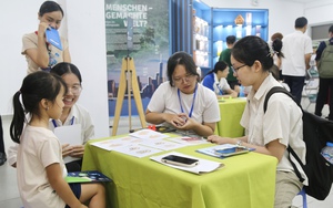 Bạn nhỏ hào hứng khám phá khoa học tại Hội sách thiếu nhi TP.HCM- Ảnh 10.