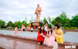 Tối nay 5-6, TP.HCM tổ chức chương trình nghệ thuật 'Hồ Chí Minh - Nguồn sáng dẫn đường' - Ảnh 2.