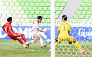 U19 Thái Lan đánh bại Malaysia, U19 Việt Nam rộng cửa vào bán kết- Ảnh 2.
