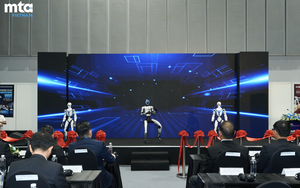Chinese robot beats Usain Bolt's 100m world record in test run - Ảnh 2.