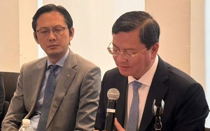 Vietnam approves roadmap for int’l financial centers through 2035 - Ảnh 2.