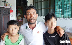 32 rescued after squid-fishing vessel sinks off Vietnam, search continues for 18 missing- Ảnh 2.