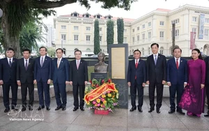 Ho Chi Minh City meets young leaders from Vietnam, Laos and Cambodia- Ảnh 8.