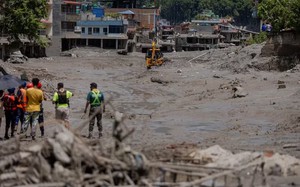 Vietnamese woman shares experience of devastating Nepal flash floods, gives updates on missing citizen   - Ảnh 1.