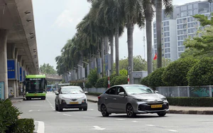 Heading out of Ho Chi Minh City? Expect heavy traffic as holiday exodus clogs eastern gateway- Ảnh 11.