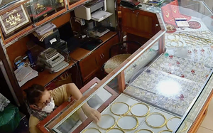 Dak Lak gold shop theft: Tracing car used by 4 foreign nationals- Ảnh 4.
