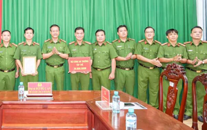 Vietnam receives 68 nationals repatriated from Cambodia, many linked to online scam compounds- Ảnh 3.