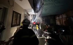 Super firefighting robot joins fire drill at 50-story Da Nang hotel- Ảnh 13.