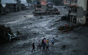 Vietnam provides $300,000 in aid to Nepal after deadly floods, landslides - Ảnh 1.