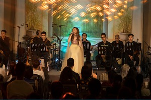 Hồ Quỳnh Hương chính thức tái xuất showbiz với đêm nhạc riêng sau hơn 10 năm