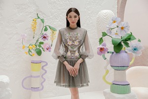 Hoa hậu Thùy Tiên khoe nhan sắc ngọt ngào như công chúa