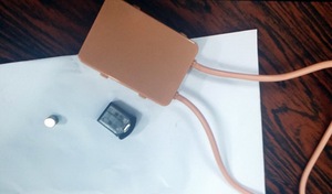 Rice grain-sized earphone may have been used to cheat on test- Ảnh 3.