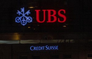 Swiss lawmakers seek to fast-track UBS capital decision as debate begins- Ảnh 2.